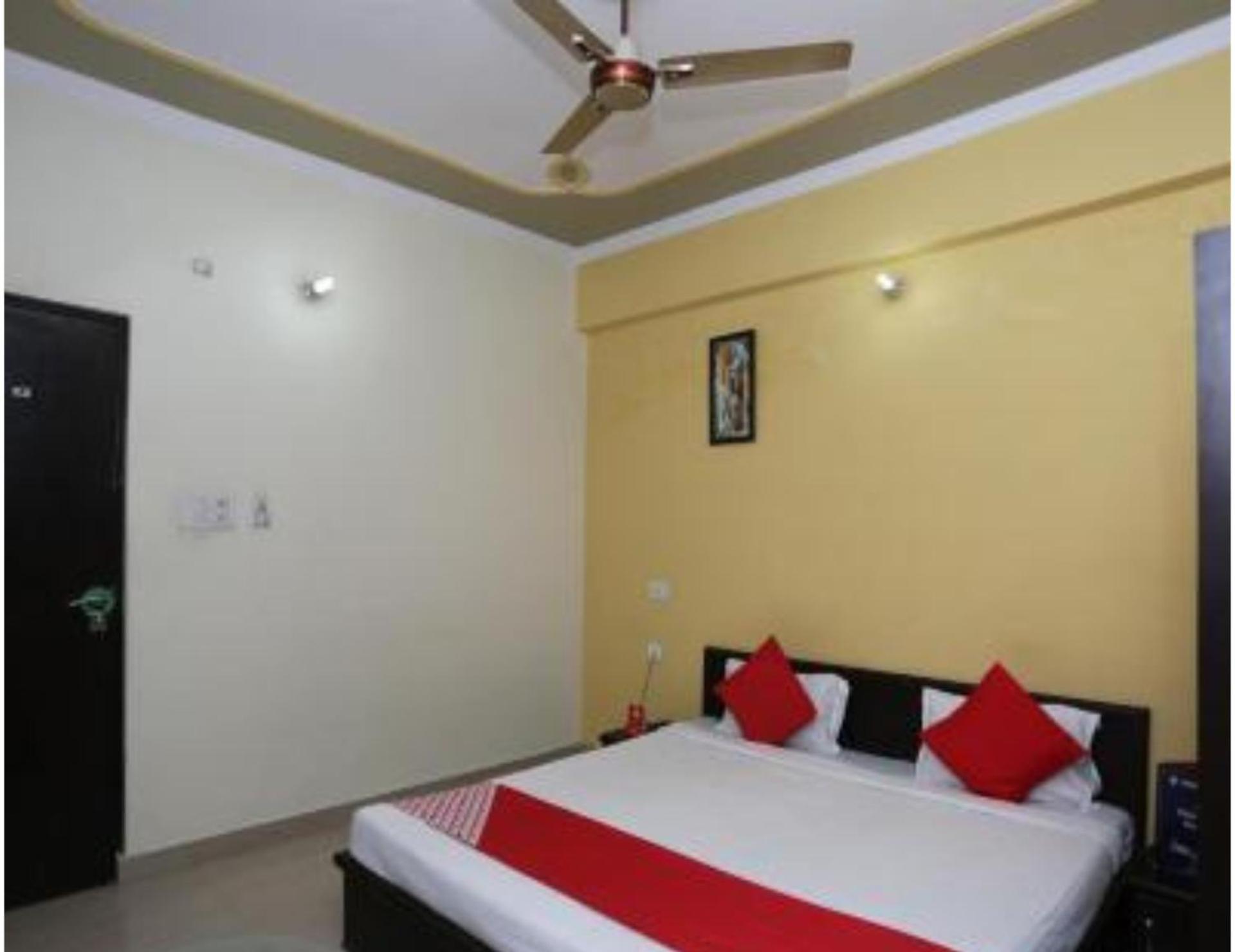 S K Palace , Best In , In Transport Nagar ,budget In 3* Lucknow