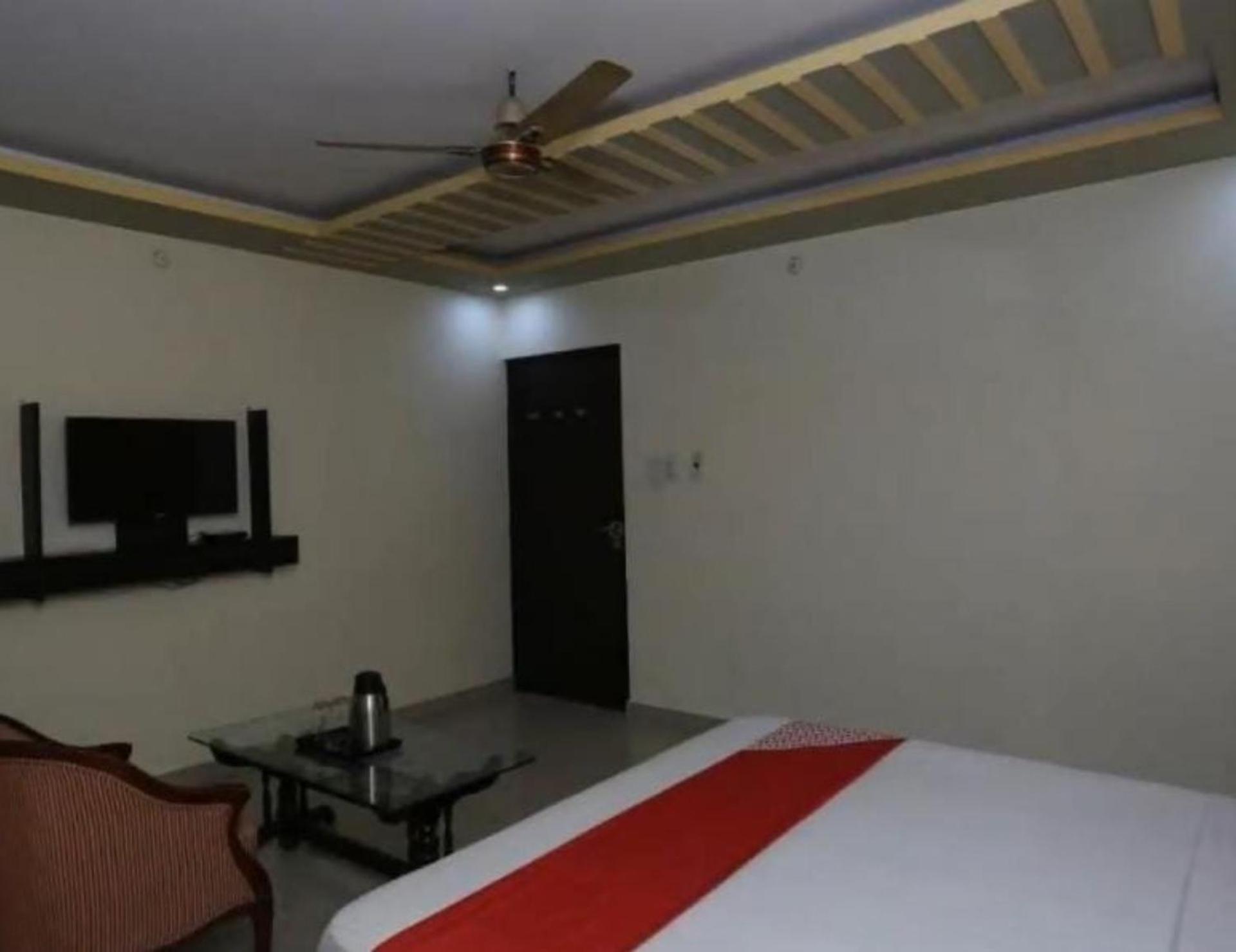 Hotel S K Palace , Best In , In Transport Nagar ,budget In 3*
