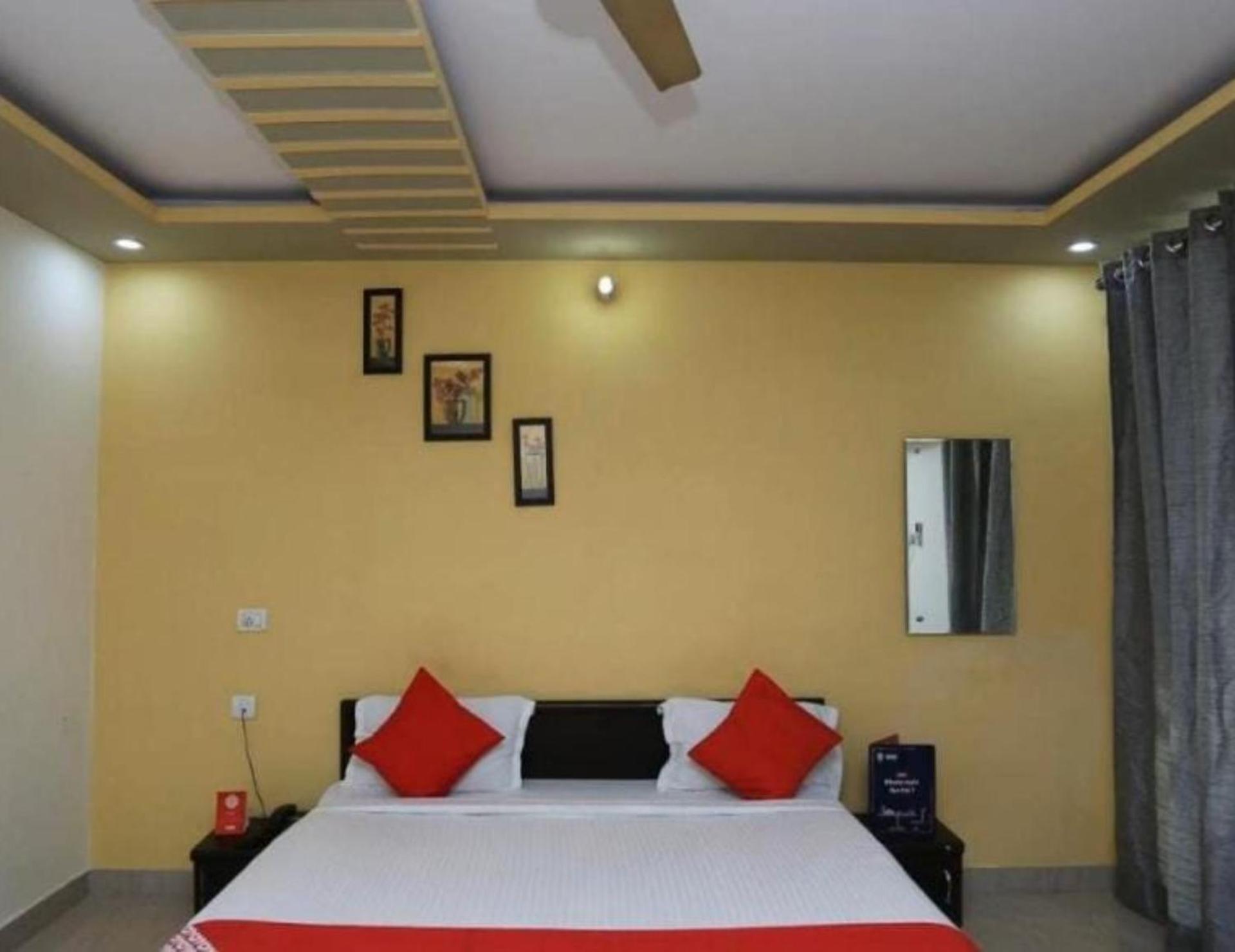 S K Palace , Best In , In Transport Nagar ,budget In Lucknow